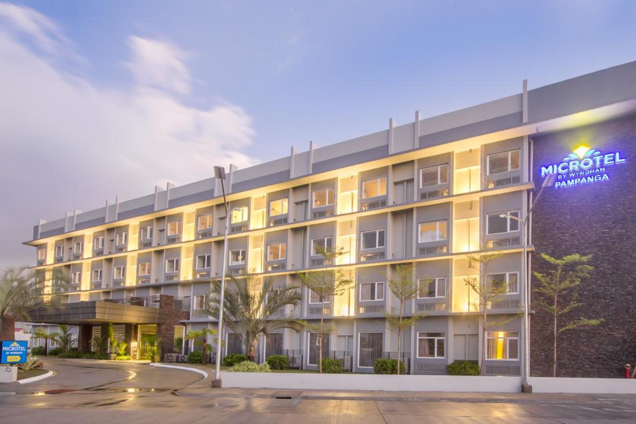 Microtel Inn & Suites By Wyndham San Fernando San Fernando (Pampanga) Exterior foto